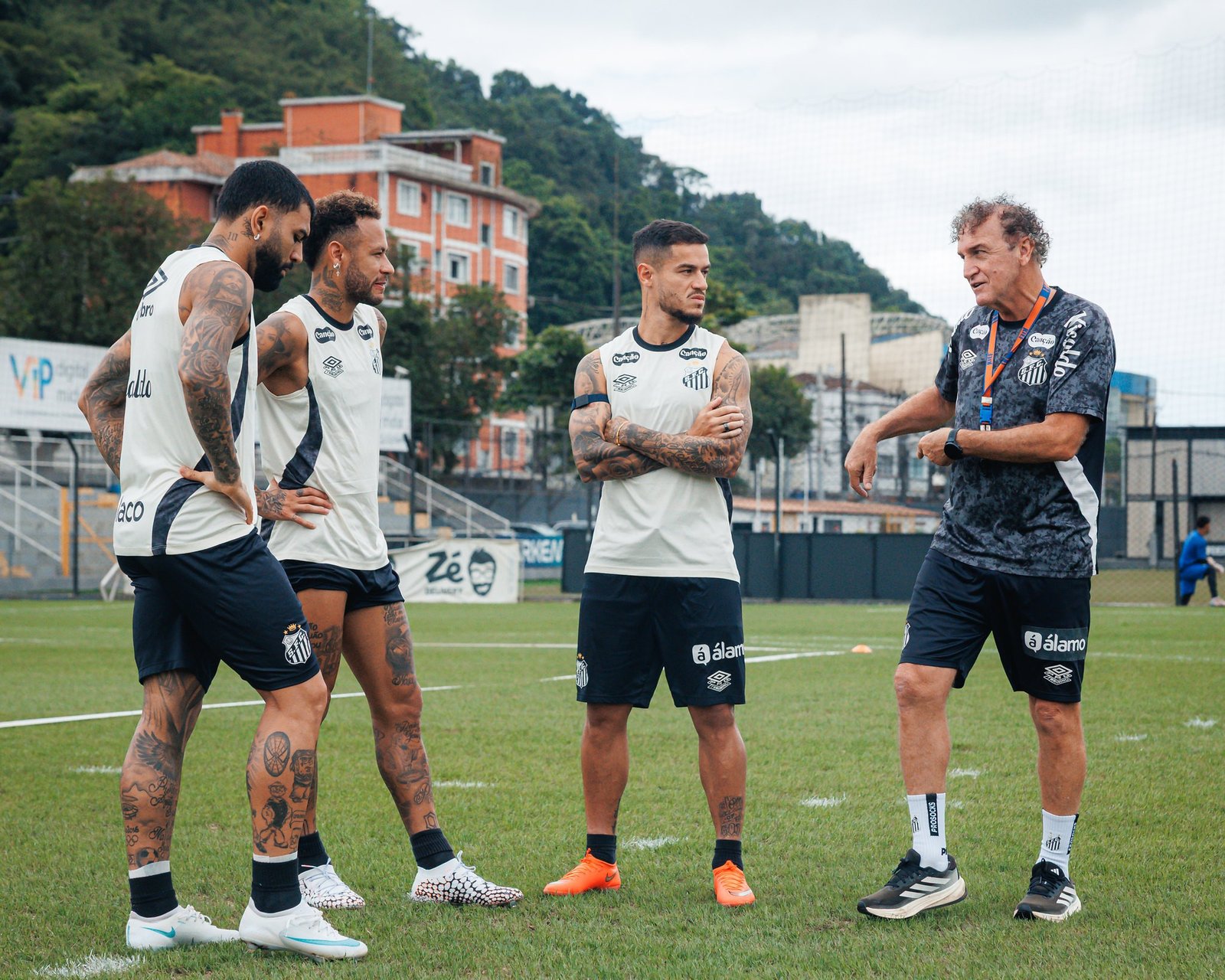 Santos: 12 jogadores estão pendurados na reta final do Brasileirão