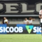 Edenilson cobra correção de erros do Botafogo após derrota para o Remo