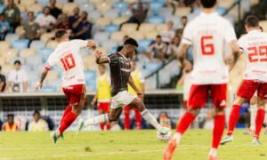 Fluminense busca reação após eliminação da Libertadores e ganha força na briga por vaga em 2027
