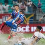 Bahia vence São Paulo na Fonte Nova e encosta no G-5 do Brasileirão