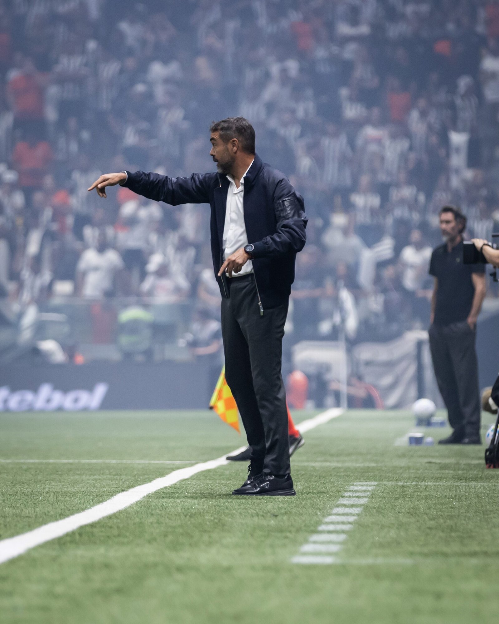 Artur Jorge não esconde incômodo com placar do Cruzeiro no clássico