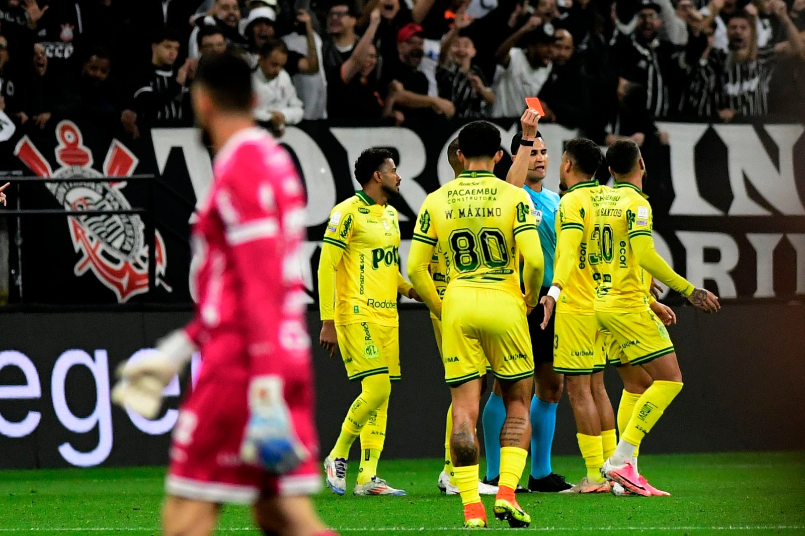 Corinthians x Mirassol: PC de Oliveira concorda com expulsão