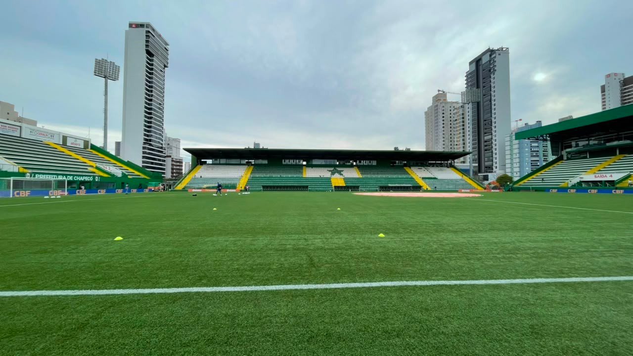 Chapecoense x Fluminense: onde assistir ao vivo, horário e escalações