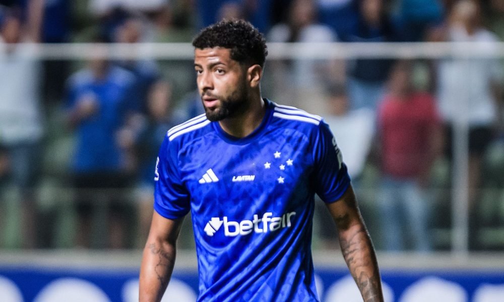 João Marcelo sofre lesão no joelho no clássico e não joga mais nesta temporada