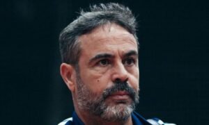 Artur Jorge se revolta após discussão