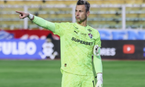 Fábio recebe homenagens de Fluminense e Cruzeiro; veja