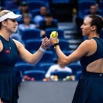 Stefani e Dabrowski estreiam bem em Wuhan e sonham com liderança