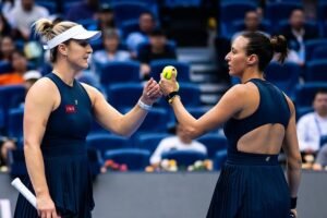 Stefani e Dabrowski estreiam bem em Wuhan e sonham com liderança