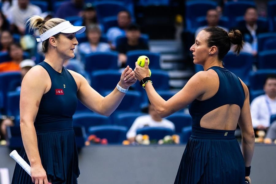 Stefani e Dabrowski estreiam bem em Wuhan e sonham com liderança