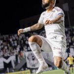 Presidente do Santos garante que tentará permanência de Gabigol: "Vamos sentar de novo"