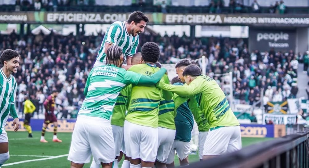 Visitantes levam a melhor e movimentam a tabela na Série B