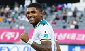 Ex-Corinthians, Gabriel Lima brilha com hat-trick em 45 minutos na Coreia do Sul e celebra: 'Vai ficar marcado'