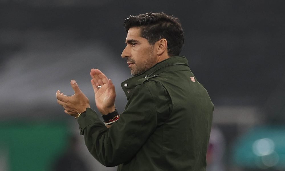 Abel Ferreira é suspenso e fica fora do primeiro jogo da semifinal da Libertadores