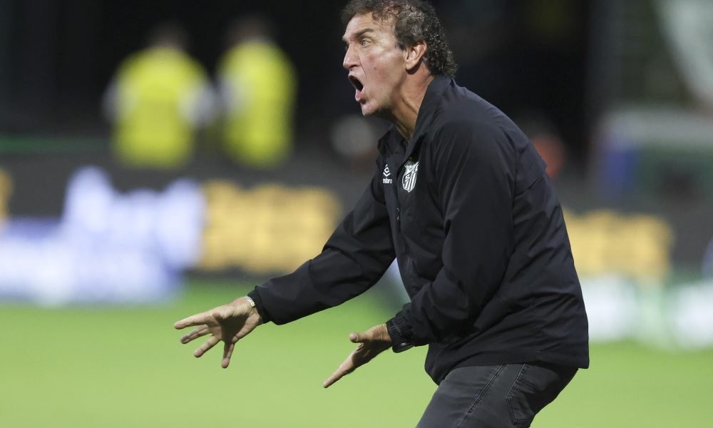 Cuca celebra campanha do Santos e projeta vaga na Libertadores
