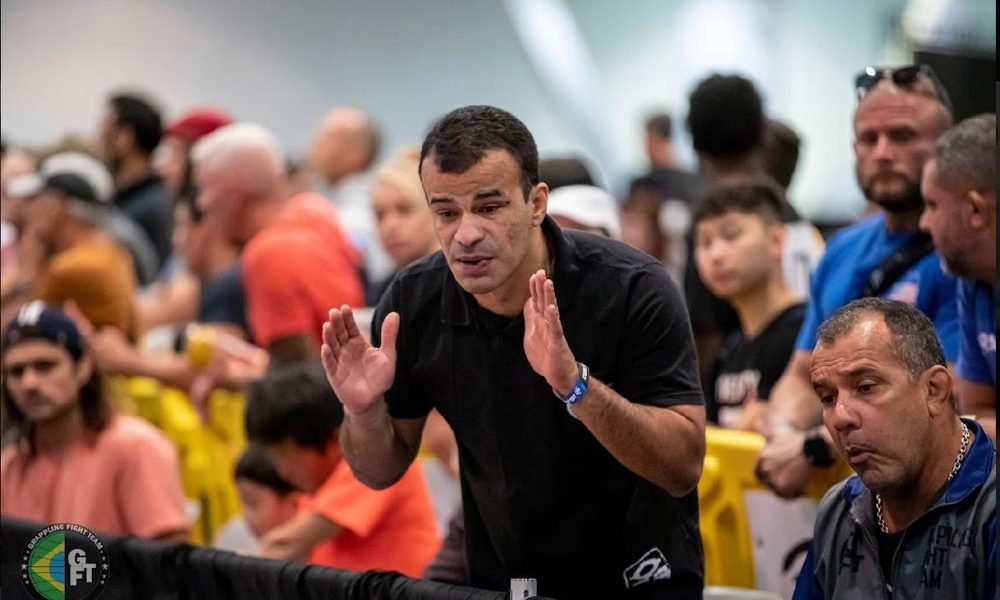 Coach brasileiro forma faixas-pretas nos EUA e leva jiu-jítsu a iniciativas sociais