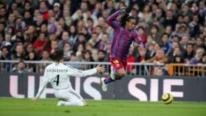MOMENTOS EM QUE RONALDINHO PROVOU SER O MELHOR DO MUNDO PELO BARCELONA