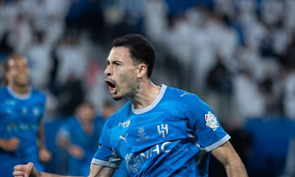 Com gol de Martinelli, Al Hilal vence clássico e chega à liderança do Saudita