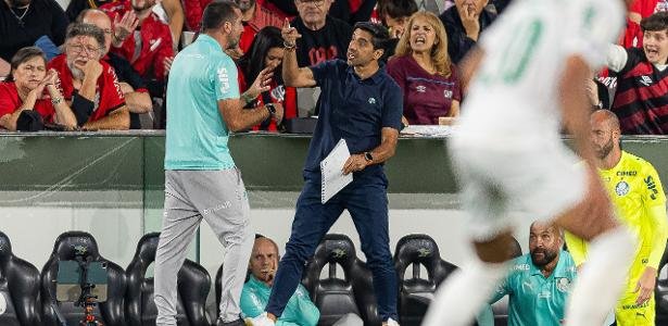 Abel Ferreira, técnico do Palmeiras, durante partida contra o Athletico, pelo Brasileirão