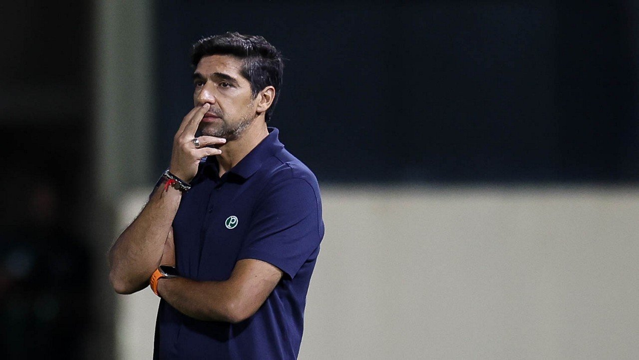 Abel elogia esforço do Palmeiras e cita final da Libertadores: "Está lá por mérito, sem asterisco"