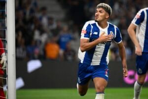 William Gomes, ex-São Paulo, renova contrato com o Porto até 2031