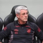 Odair reconhece diferença de patamar ao analisar derrota do Athletico para o Palmeiras: "Investimento"