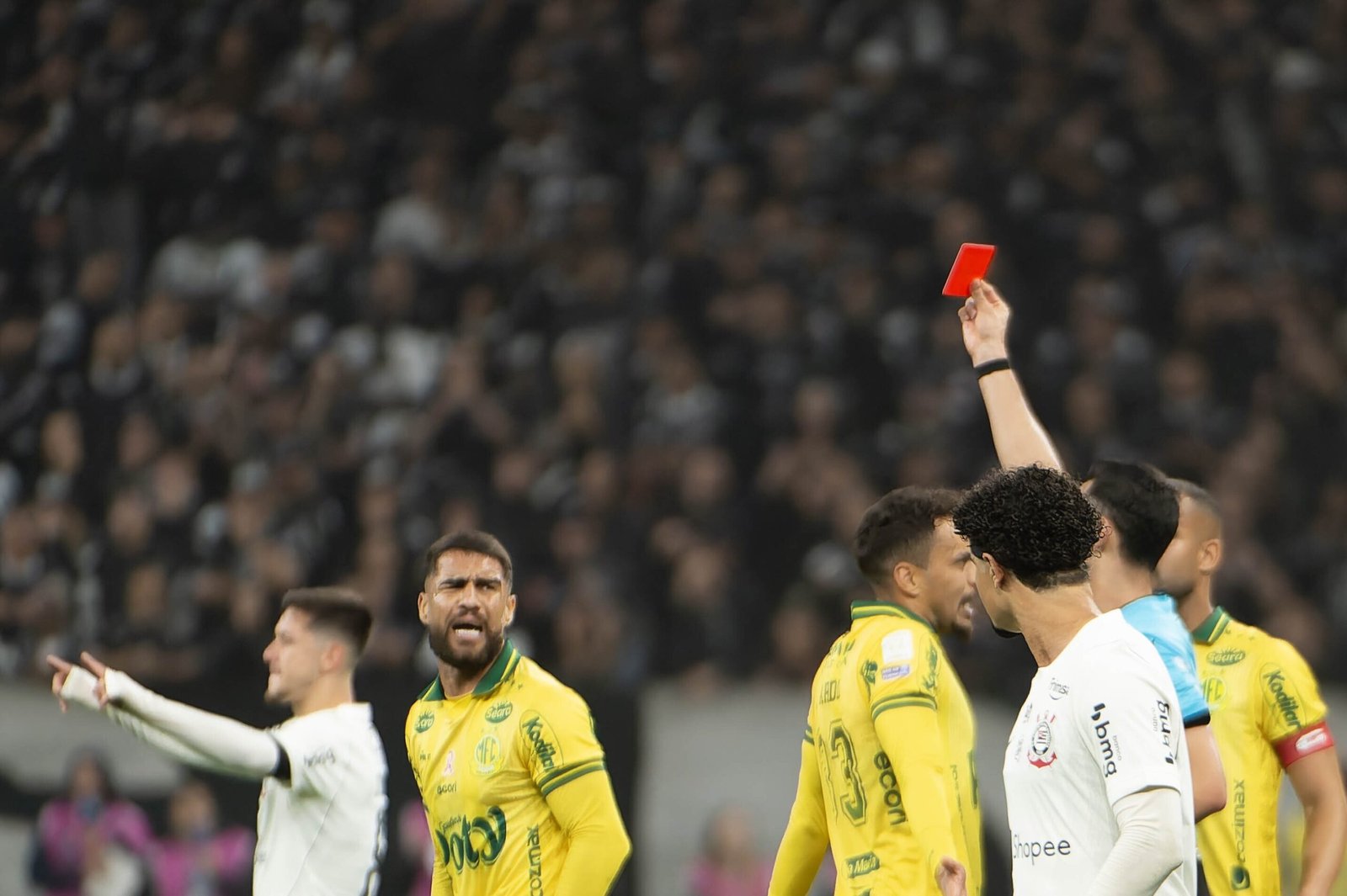 Atuações do Mirassol: Bruno Santos compromete com expulsão infantil e é responsável por derrota; dê suas notas