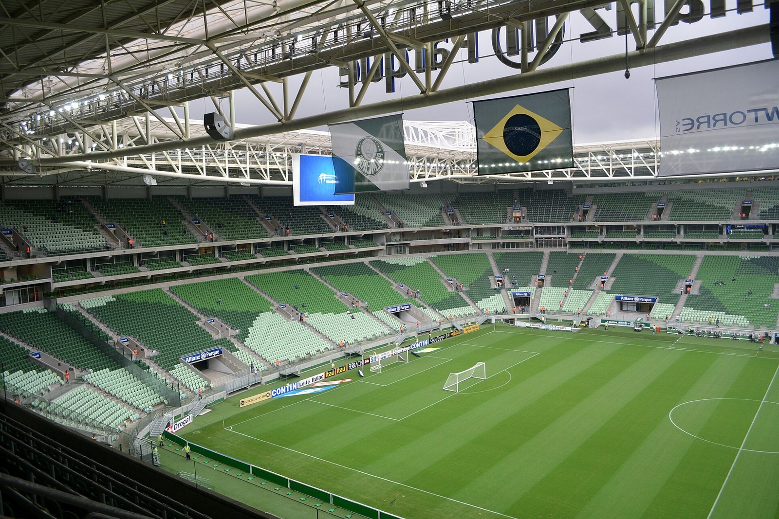 Allianz Parque - indoors - panoramio