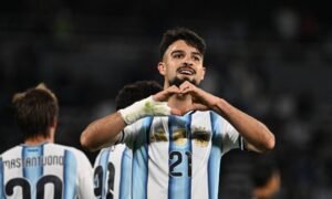 Flaco López faz primeiro gol e Argentina goleia Bolívia sem Messi; veja vídeo