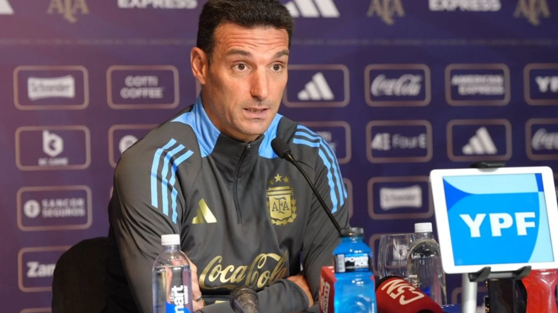 Scaloni pede adversários mais fortes para a Argentina