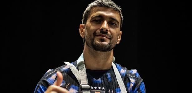 Arrascaeta: Mauro Cezar critica Data Fifa e prejuízo aos clubes
