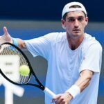Terence Atmane atira raquete na torcida no Masters de Shanghai