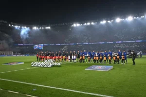 Barcelona denúncia PSG à UEFA por mosaico provocativo na Champions