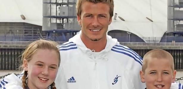 Beckham publicou foto antiga ao lado do Harry Kane criança e o parabenizou pela Bola de Ouro