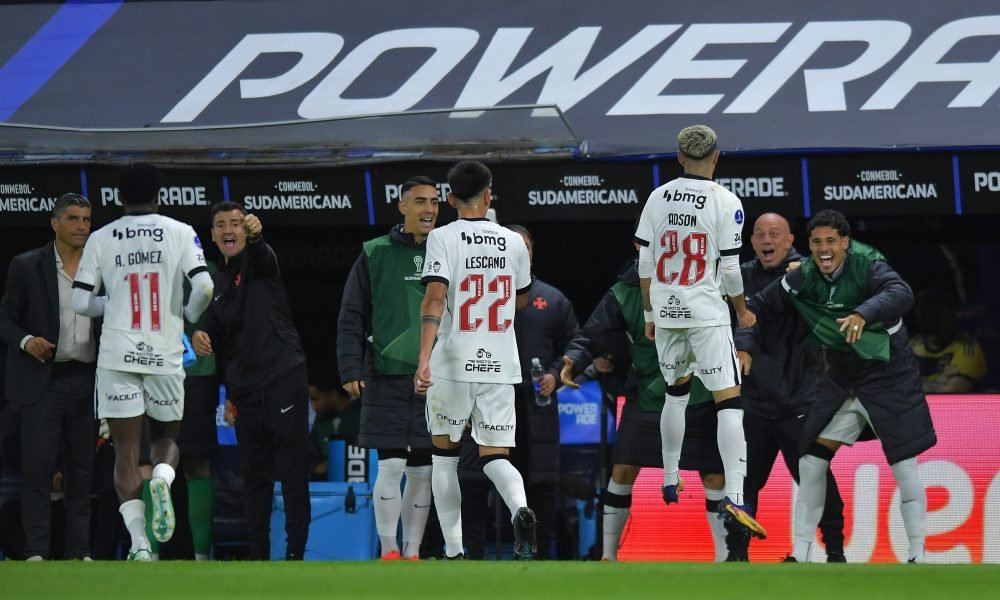 Atuações ENM: Adson e dupla de zaga são destaques na vitória do Vasco; veja notas