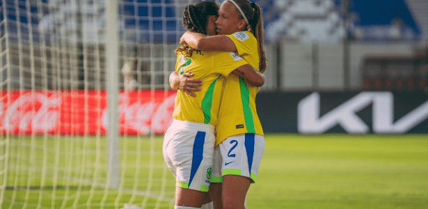 Brasil estreou com goleada na Copa do Mundo Feminina sub-17 contra o Canadá, neste domingo (18)