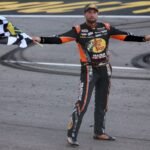 NASCAR Las Vegas: Briscoe triunfa após batida de Larson e Reddick