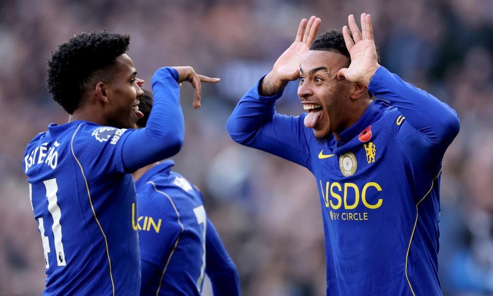 Estêvão tem dois gols anulados, mas Chelsea vence o United pela Premier League
