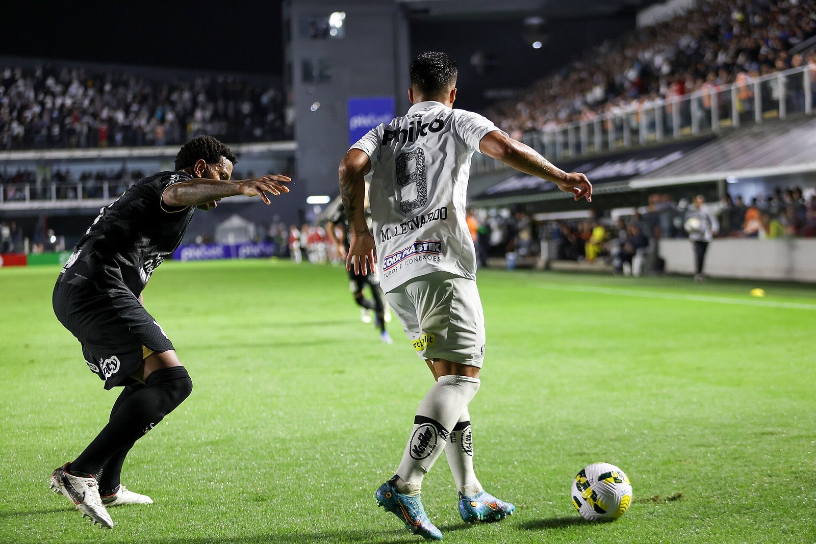 Copa do Brasil - Santos 1 x 0 Corinthians - Marcos Leonardo conduzindo a bola