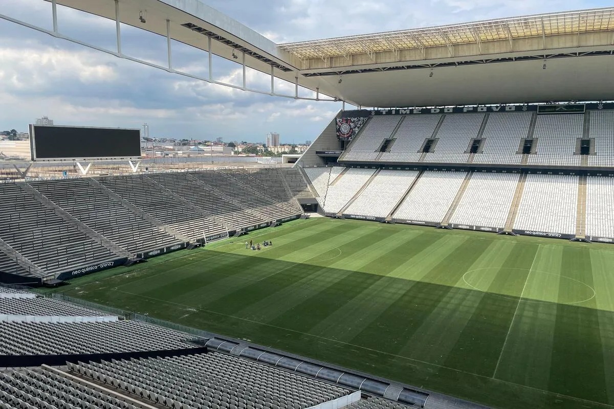Corinthians avança com Caixa para quitar dívida da Arena