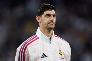 Courtois desfalca o Real Madrid contra o Barcelona por gripe