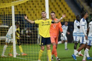 Jornal espanhol critica Cristiano Ronaldo após jogo do Al-Nassr: "É humano"