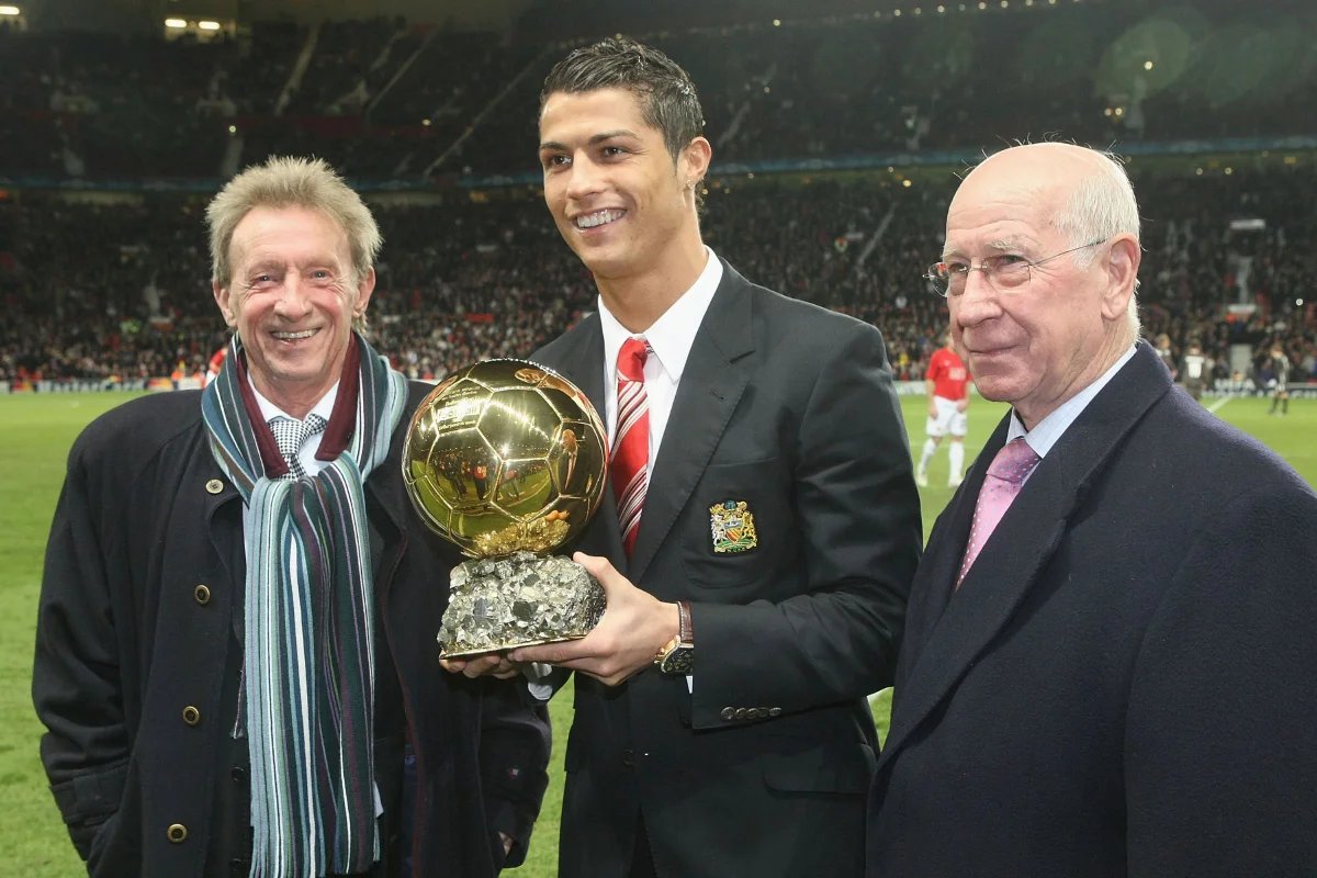 Cristiano Ronaldo agradece fãs por Bola de Ouro de Todos os Tempos: "É sua"