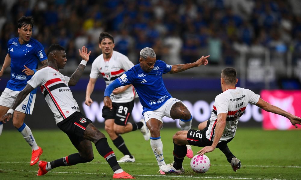 Cruzeiro vence o São Paulo em casa e entra no G4 do Brasileirão