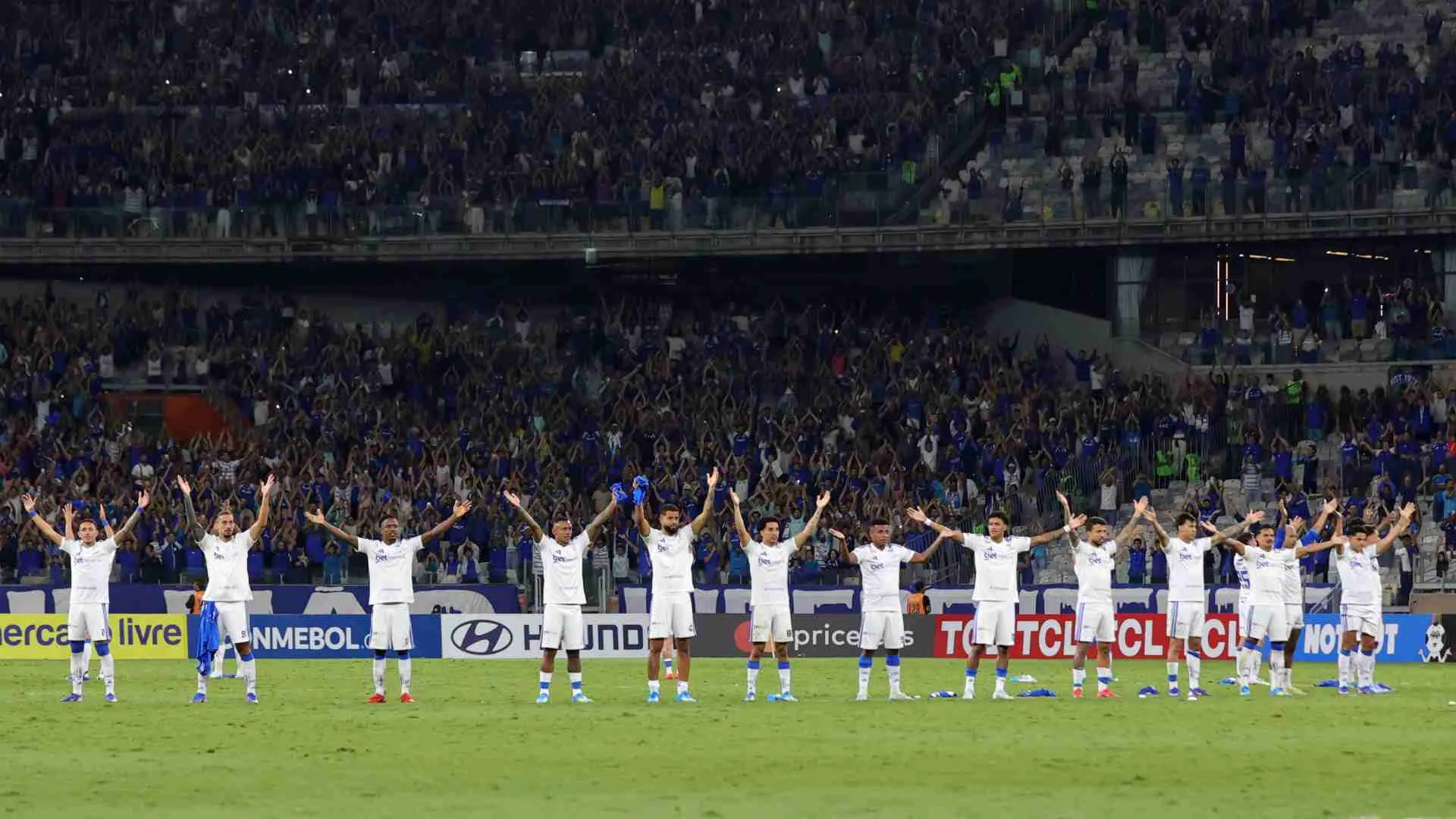 Cruzeiro supera Flamengo e Santos no returno do Brasileirão