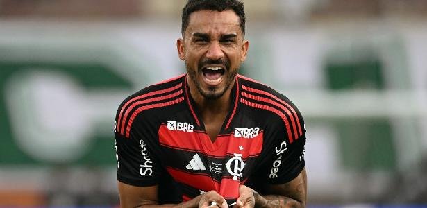 Danilo comemora gol marcado pelo Flamengo contra o Palmeiras na final da Libertadores
