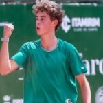 Atleta da casa vira sobre canadense e vai às quartas na ADK Juniors Cup - 17ª Copa Santa Catarina de Tênis - em Itajaí (SC)