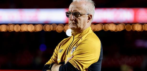 Dorival diz que Sabino começou no banco por desgaste: 'Recuperação difícil'