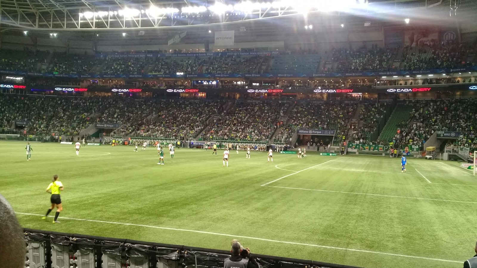 Equipes do Palmeiras e do São Paulo disputam clássico vencido pelo time alviverde por 5 a 0 no Allianz Parque pelo Campeonato Brasileiro de 2023. 2