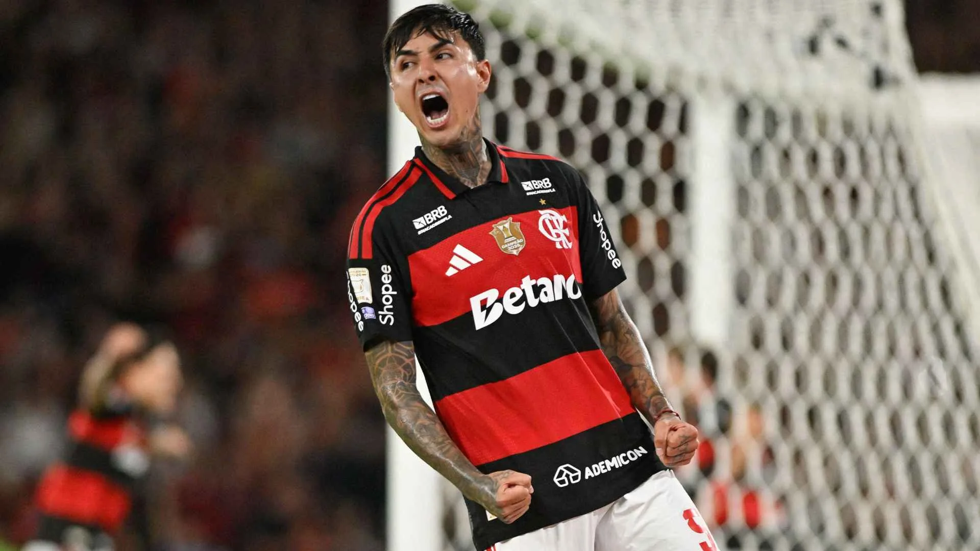 Erick Pulgar é absolvido pelo STJD após Fla-Flu