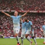 Erling Haaland, do Manchester City, comemora após marcar o gol que garantiu a vitória por 1 a 0 durante a partida da Premier League 2026/27 entre Manchester United e Manchester City
